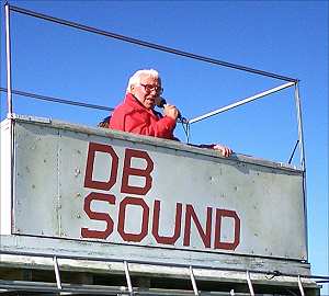 Commentator